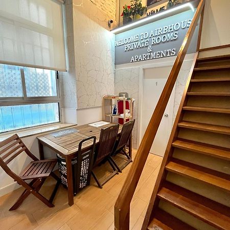 Airbhouse Private Rooms & Apartments Севилья Экстерьер фото