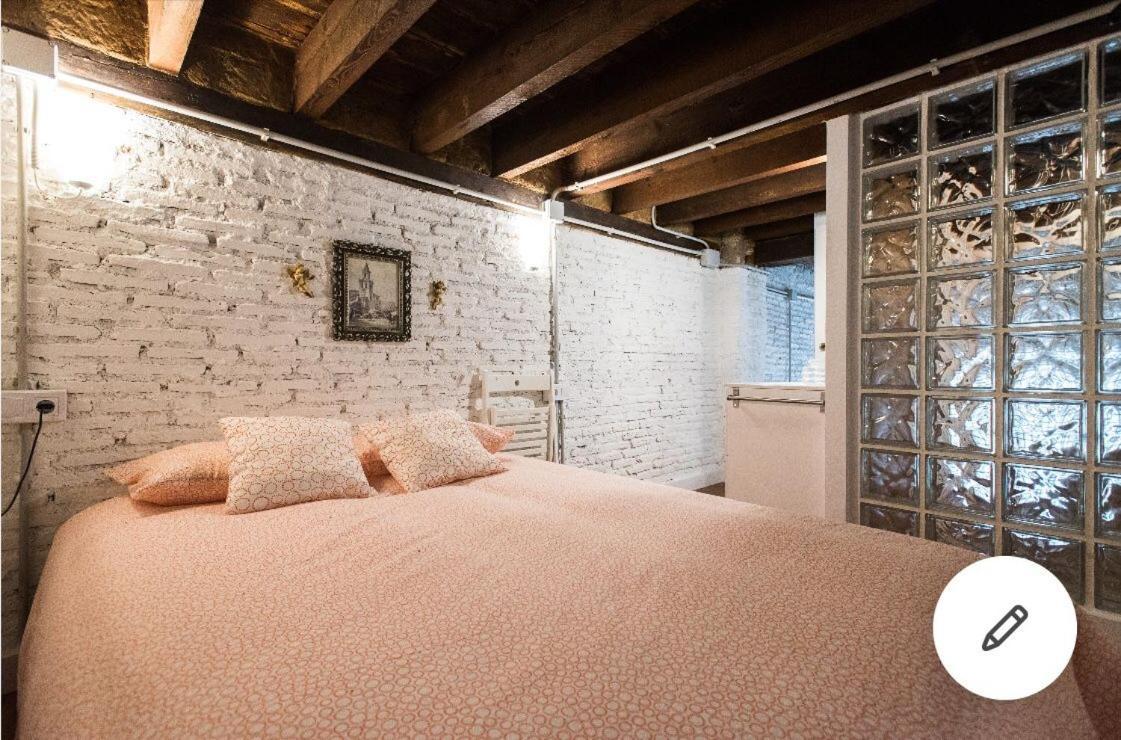 Airbhouse Private Rooms & Apartments Севилья Экстерьер фото