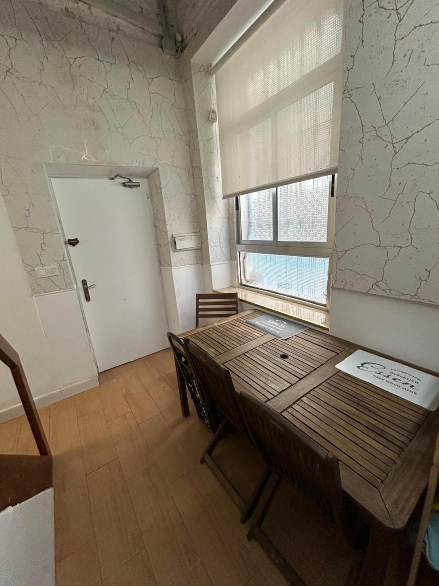 Airbhouse Private Rooms & Apartments Севилья Экстерьер фото