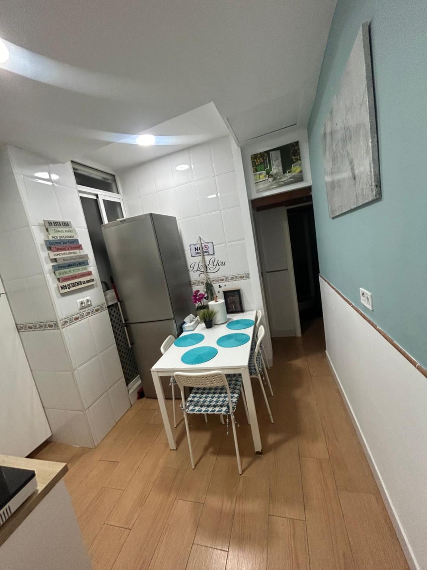 Airbhouse Private Rooms & Apartments Севилья Экстерьер фото
