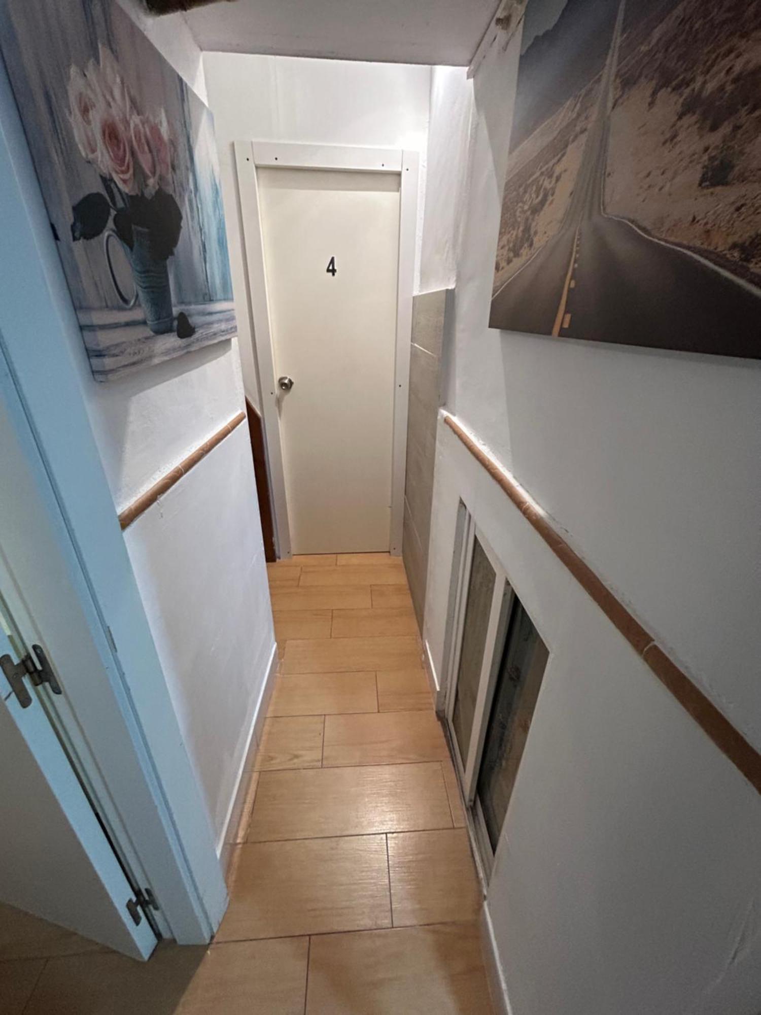 Airbhouse Private Rooms & Apartments Севилья Экстерьер фото