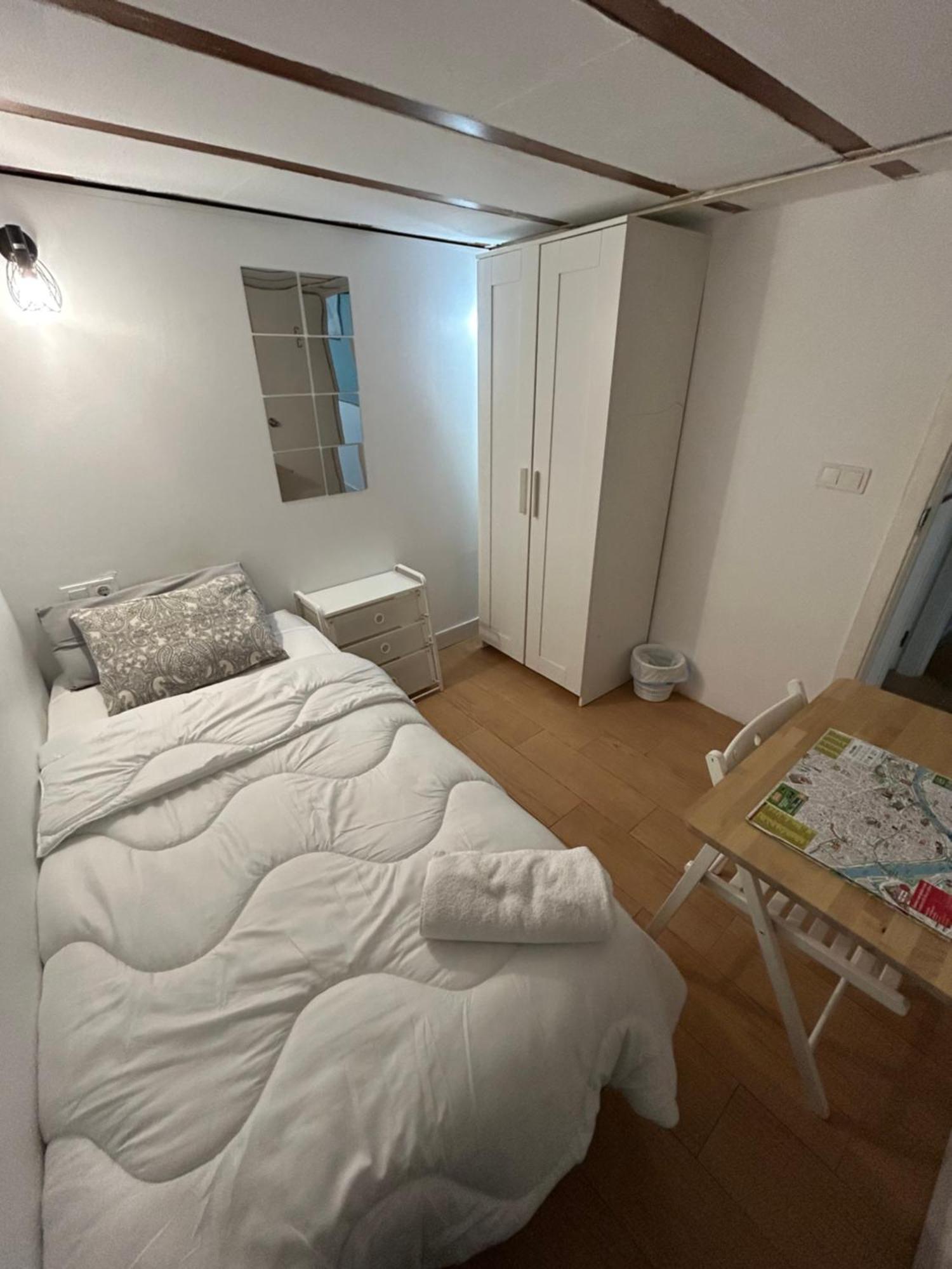 Airbhouse Private Rooms & Apartments Севилья Экстерьер фото